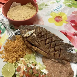 Pescado Frito Entero