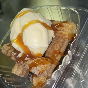 Churros w/ice cream
