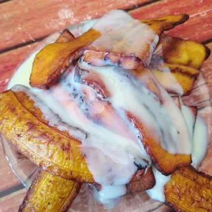 Fried sweet bananas w/lechera