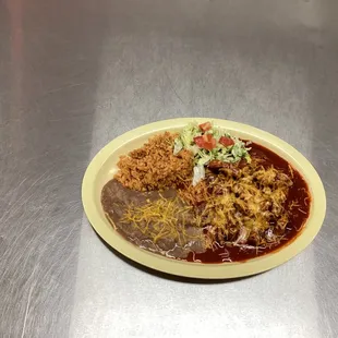 Red enchilada plate w/puerco asado