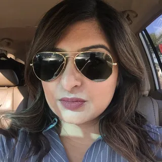 Simi M.