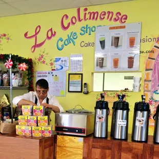 More than bakery goods: jugos (juices), tamales, tortas, and more.