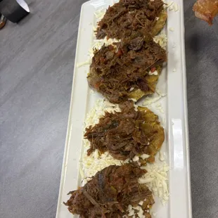 AREPA CON CARNE DESMECHADA