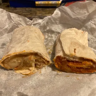 Cross section of chile verde on left and chile colorado on the right - red is best