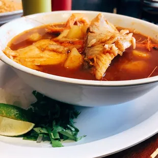 Caldo de camarón.