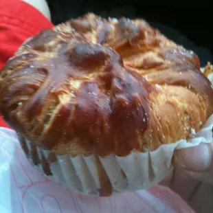 sweet bun w/ cream cheese inside