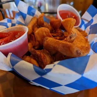 chicken wings and fried chicken, food