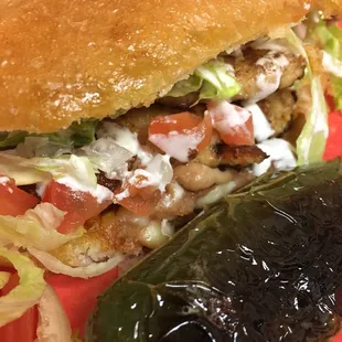 #MilanesaDePollo You can eat half be stuffed and take the other half for dinner.