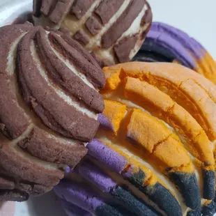 Halloween and mini chocolate conchas