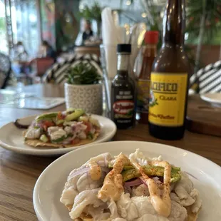 Red Snapper tostada, Ceviche de Camarón tostada