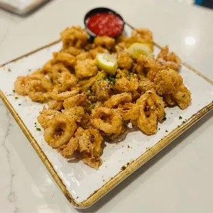 Calimari was delicious -- great marinara!