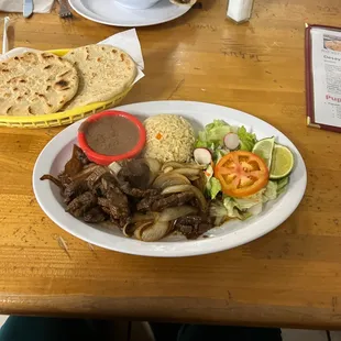 So so big u better don't come very hungry are you going to order 2 plates