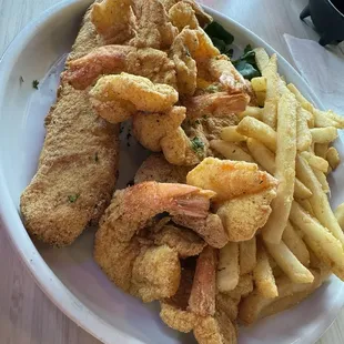 Fried platter - fish and shrimp