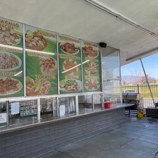 menus on a large window