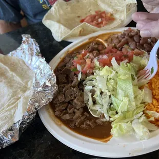 We ordered the plate with Chili Colorado. Yummy!!