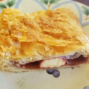 Pastelillo de guayaba y queso