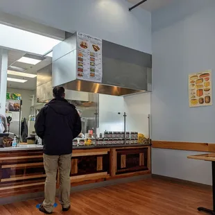 Get yer crepes to-go!