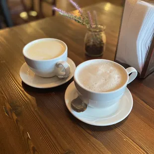Left- turmeric latte : Right- chai latte