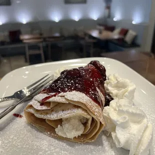 crepe with whipped cream