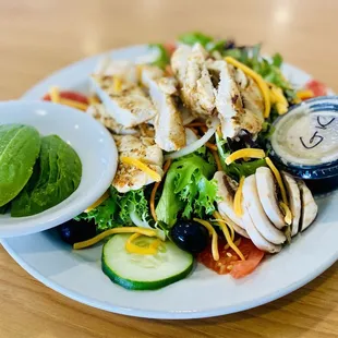 "JOAN OF ARC" salade de poulet! w/Avocado. BEST Chicken salad EVER! Seasoning on this chicken is OUT OF THIS WORLD DELICIOUS. OuiOui :)...