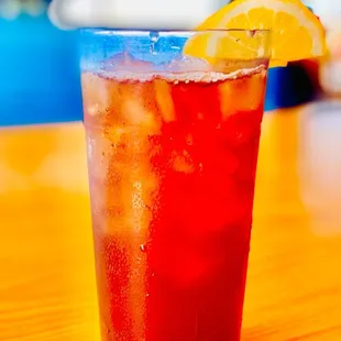 Lovely unsweet ice tea with fresh lemon.