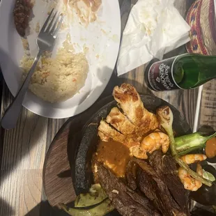 La Cruda Mariscos & Grill