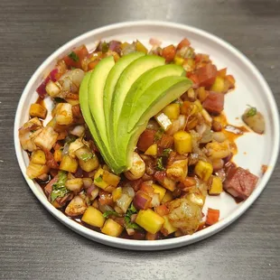 El Tri (callo de hacha, tuna, camaron cocido y crudo)