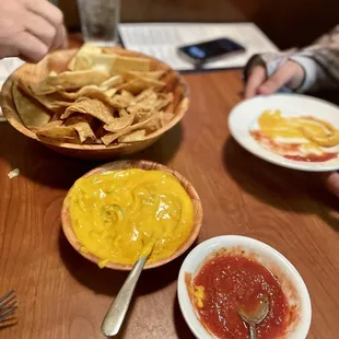 Chile Con Queso &amp; Chips