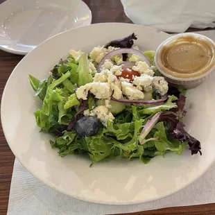 Salad with blue cheese crumbles and house dressing 5/5