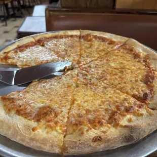 Tomato &amp; Cheese Pizza.