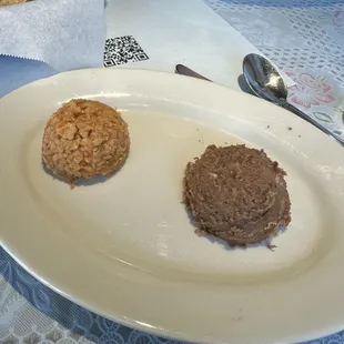 Side of rice &amp; refried beans (refried are NOT vegetarian)