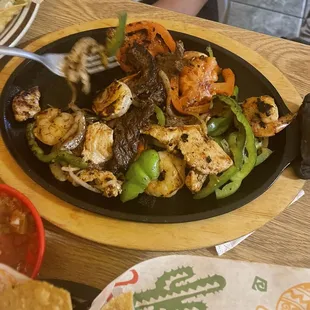 Fajita combo plate