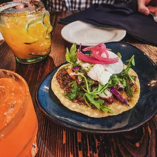 Tostada de Pulpo Al Ajillo