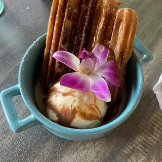 Churros Con Cajeta