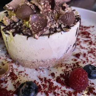 Ferrar Rocher cake 2/5