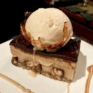 Salted candy bar pie