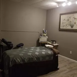 Tranquil massage room, single and couple massages