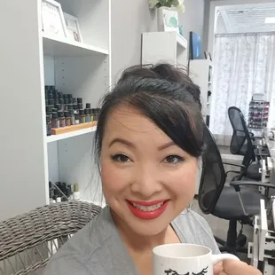 Ready to start the day lashing clients!