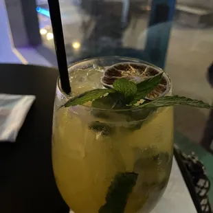 Passion fruit mojito