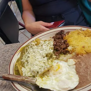 Huevis y chilaquiles