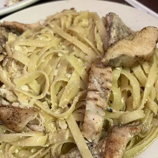 Aglio olio with fettuccine and grilled chicken