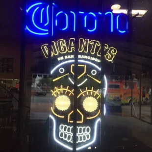 Bars on the windows = legit hood eats