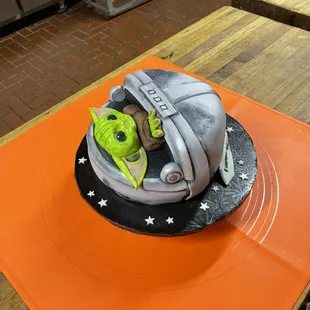 Baby Yoda Grogu Cake!