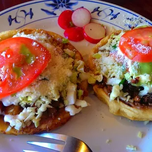 Sopes con carnitas and al pastor