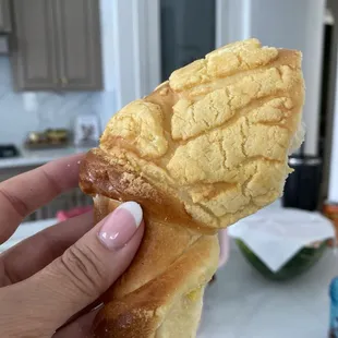 Dont even know what&apos;s the name of this one but it has concha topping filling