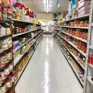 a grocery store aisle