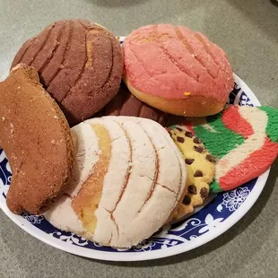 Best bakery in town. Might not have the largest selection, but it has the best tasting bread. Great service.