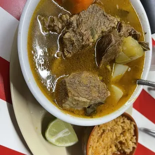 Caldo de res