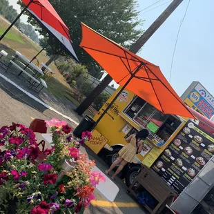 a food truck parked in a parking lot