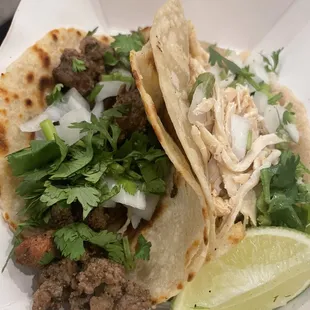 Fajita and chicken tacos